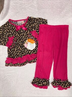 Truly scrumptious Heidi Klum Leopard Ruffle Pajama Set in Hot Pink nwt 3t